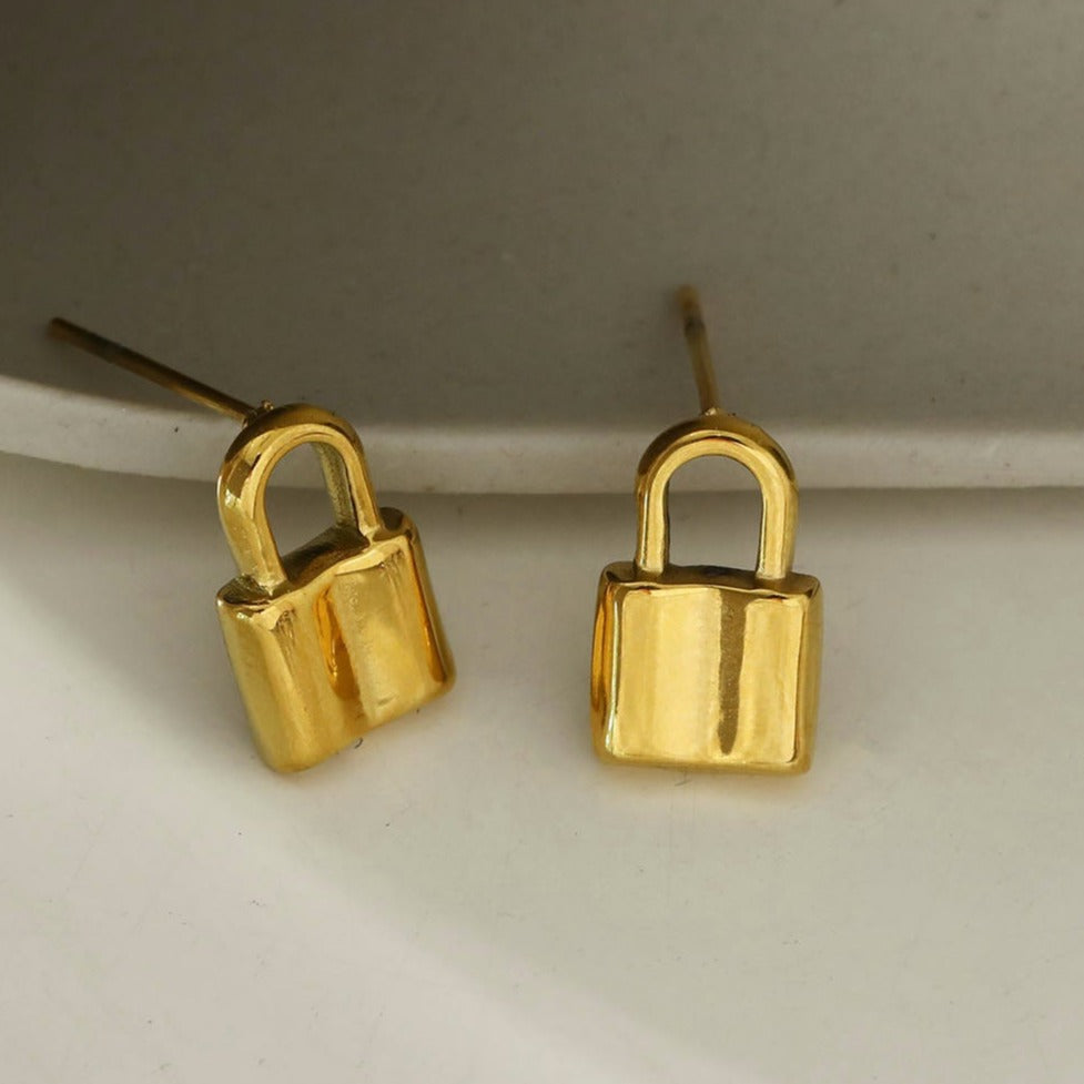 Boucles d'oreilles clous mini cadenas JUNI