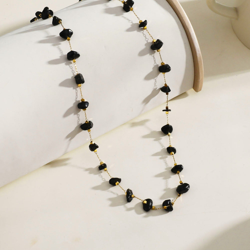 Collier SARA Or Perles Carrées Mini & Pierre Naturelle Noire