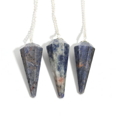 Ensemble de 3 pendules en sodalite à 6 facettes et perle