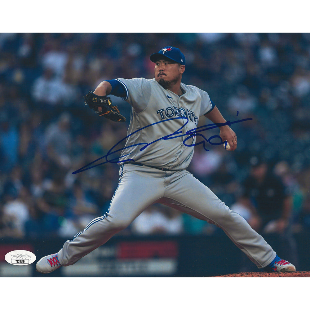 Photo 8x10 de Hyun-Jin Ryu, Lanceur des Toronto Blue Jays, Vue de Face, Autographiée