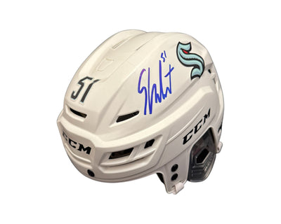 Casque réplique CCM blanc des Kraken de Seattle, autographié par Shane Wright