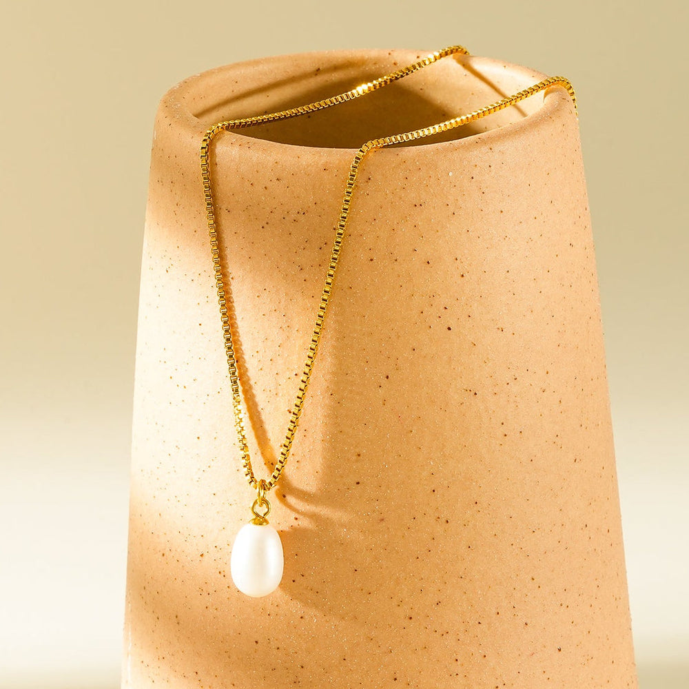 SZILVIA Or : Chic Minimaliste - Collier Mini Chaîne Boîte avec Breloque Perle d'eau douce