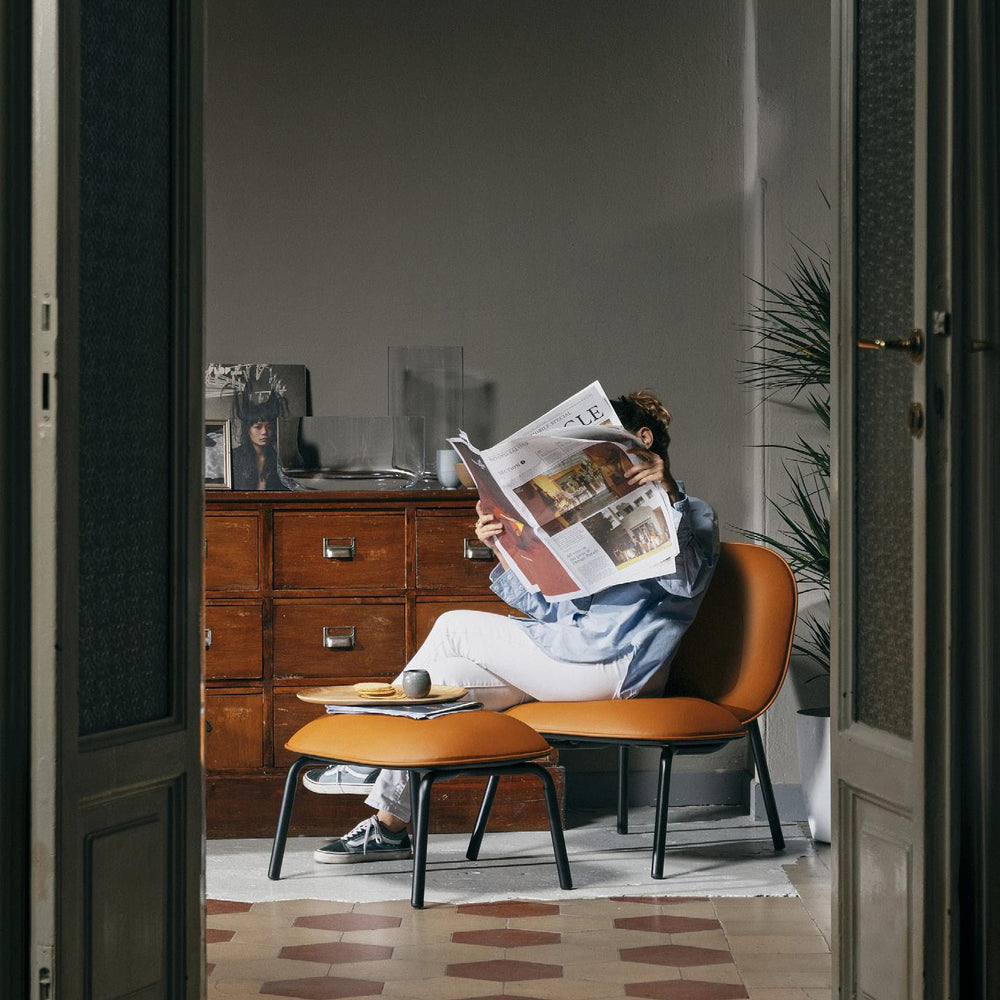 Fauteuil et ottoman Tasca<br> Tissu en cuir écologique<br> Usage intérieur