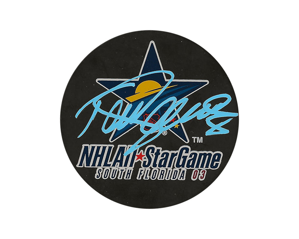 Palet de souvenir du match des étoiles 2003 autographié par Teemu Selanne