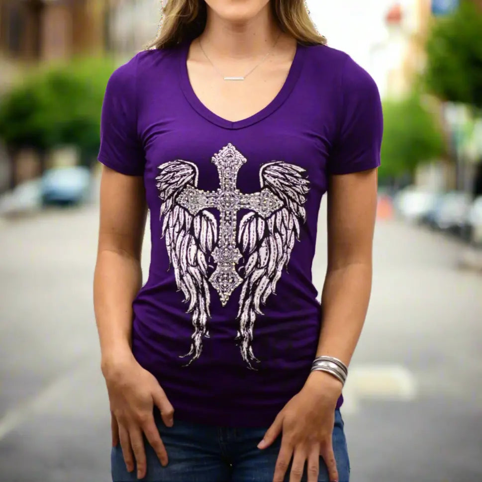 T-shirt Col V avec Croix, Ailes et Strass