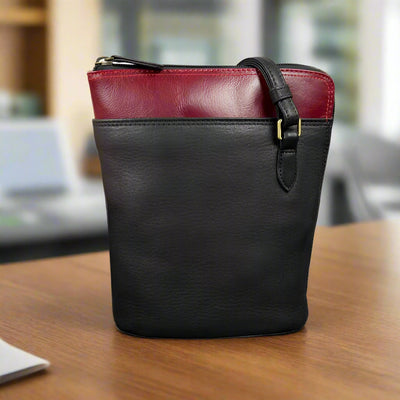 Sac bandoulière réglable Derek Alexander avec compartiment principal à large fermeture éclair