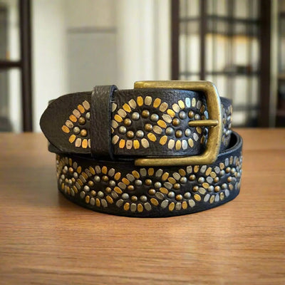 Ceinture en cuir pleine fleur avec clous pour femme