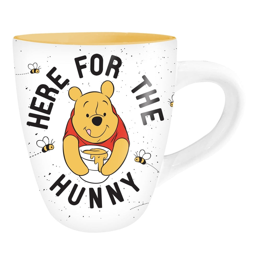 Tasse Jumbo Courbe en Céramique Disney Winnie l'Ourson « Here for the Hunny » de 25 oz