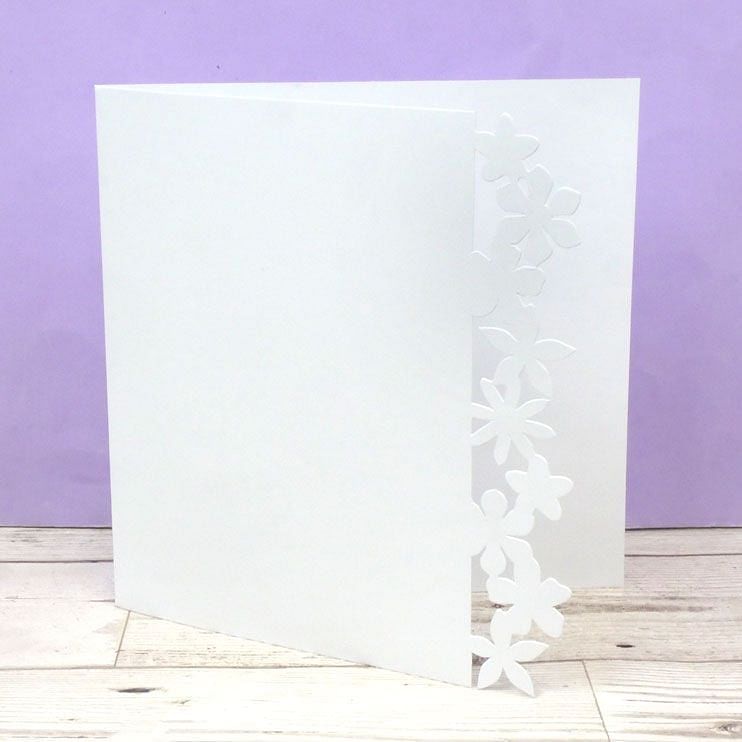 Ébauches à bords fantaisie – Bordure florale