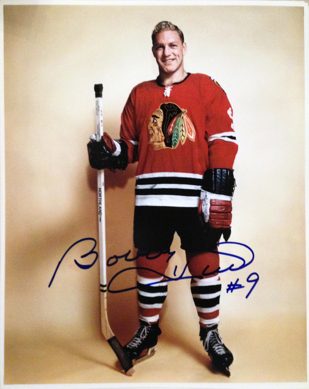 PHOTOGRAPH AUTOGRAPHIÉE DE BOBBY HULL 8" X 10" DU TEMPLE DE LA RENOMMÉE – OBJET DE COLLECTION SIGNÉ DES BLACKHAWKS DE CHICAGO LNH (8" X 10")