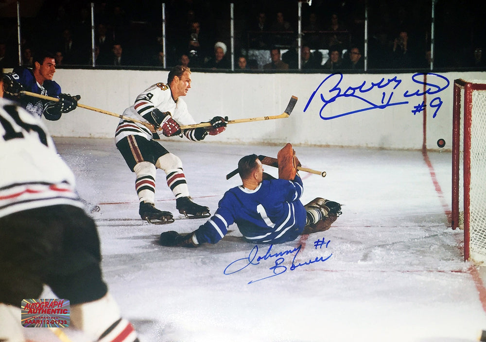 PHOTOGRAPH 20 X 30 CM DOUBLEMENT AUTOGRAPHIÉE PAR JOHNNY BOWER ET BOBBY HULL – FEUILLES D'ÉRABLE DE TORONTO CONTRE BLACKHAWKS DE CHICAGO – ARTICLE DE COLLECTION AUTOGRAPHIÉ LNH (20 X 30 CM)