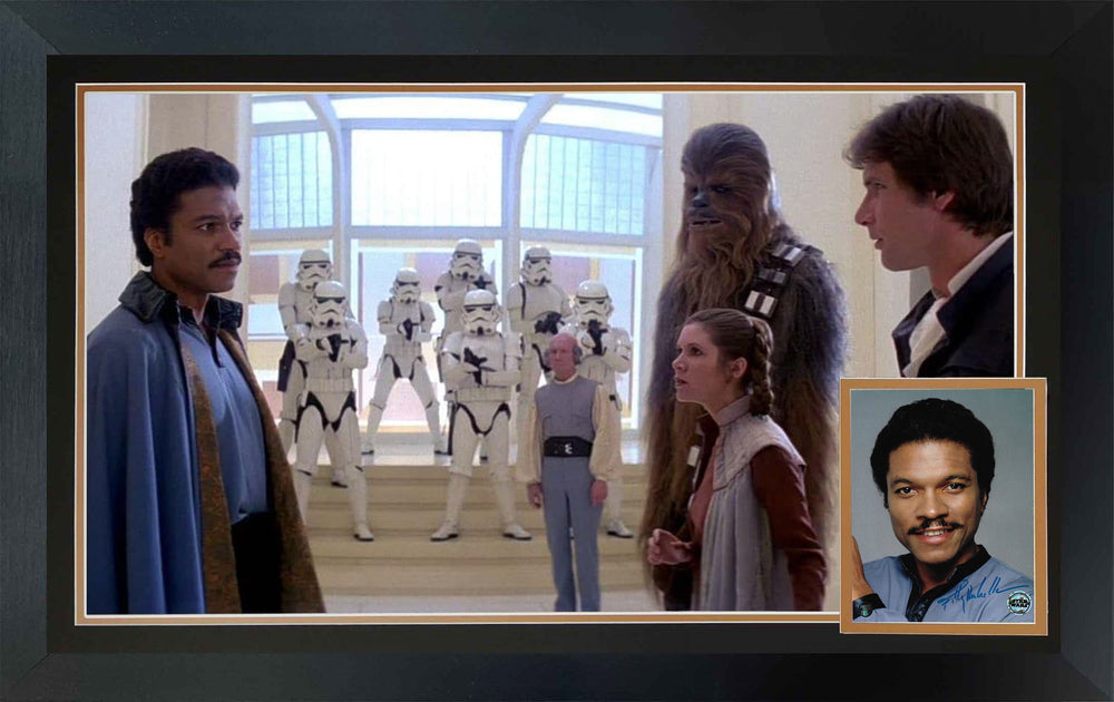 BILLY DEE WILLIAMS – AUTOGRAPHES STAR WARS DE COLLECTION – PHOTO ENCADRÉE DE LA TRAHISON DE LANDO CALRISSIAN DANS L'EMPIRE CONTRE-ATTAQUE (38,5" X 28")
