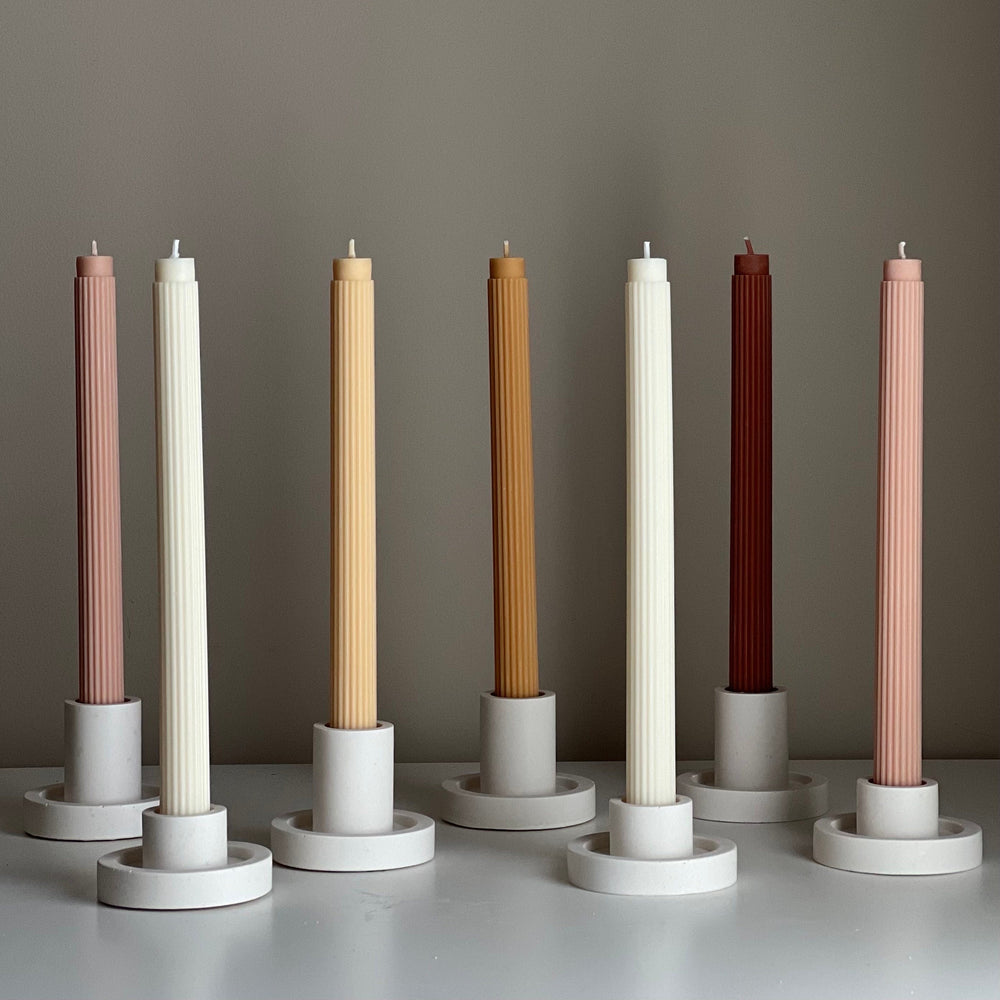 Bougie conique en cire de soja côtelée : Décoration d'événement non parfumée