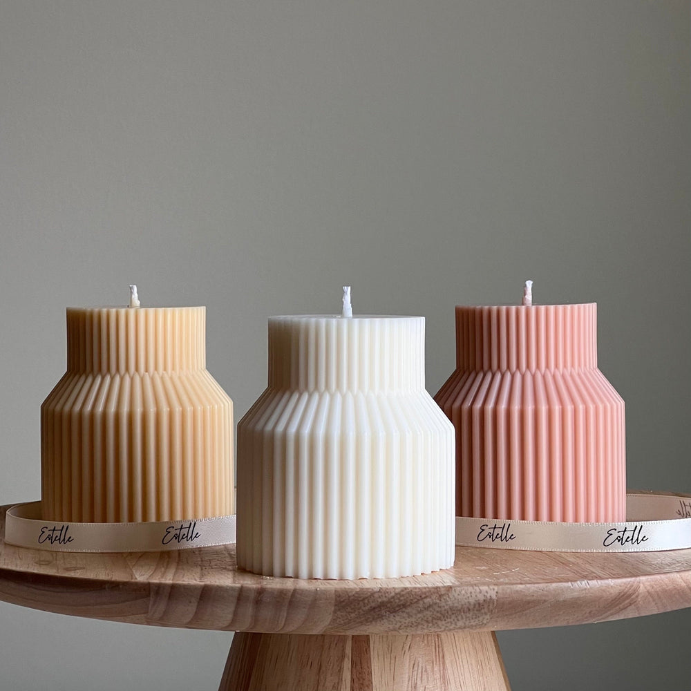 Bougie pilier en cire de soja côtelée géométrique : Décoration d'intérieur minimaliste