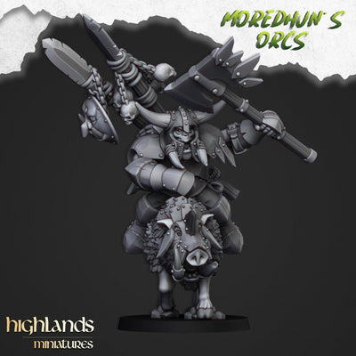 Chef Orc Monté - Highlands Miniatures | Gobelin | Orc Noir | Ork | Orcs | Sanglier | Fantaisie | Pathfinder | Wargaming | Monture | Cavalerie Lourde