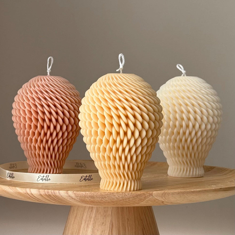Bougie géométrique au soja : Œuvre d'art sculpturale coulée à la main