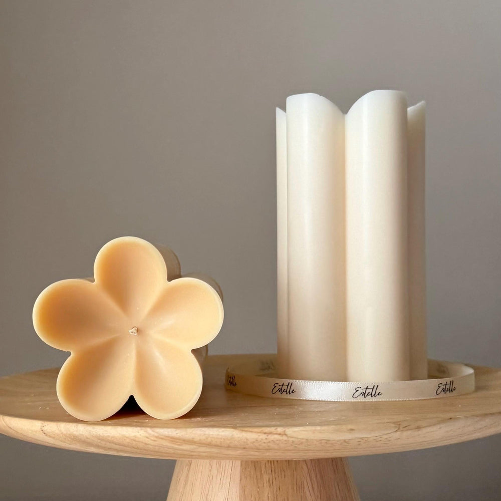 Bougie en cire de soja « Pillar » en forme de fleur : Décoration intérieure faite à la main, cadeau pour une nouvelle maison