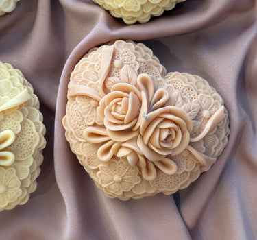 Flower Heart Soy Candle: Handmade Home Decor Gift