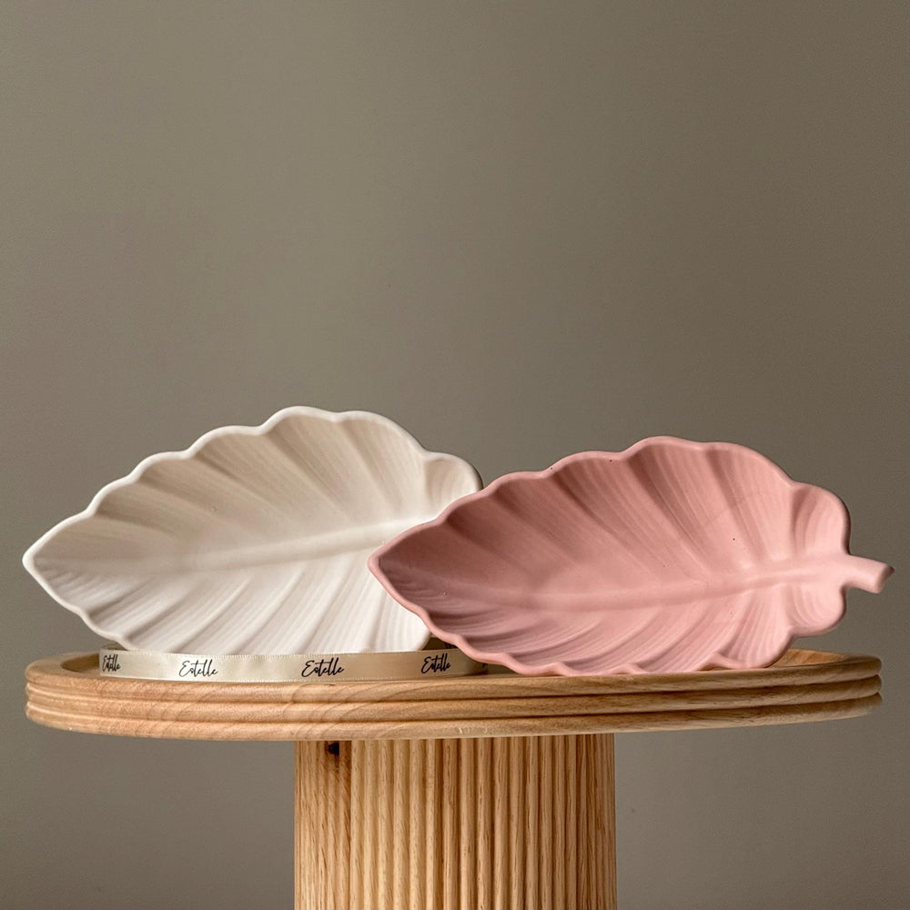 Plateau feuille en Jesmonite : vide-poche scandinave, organiseur de bureau