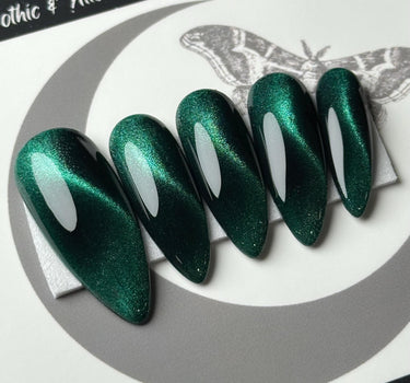 Emerald Cat Eye