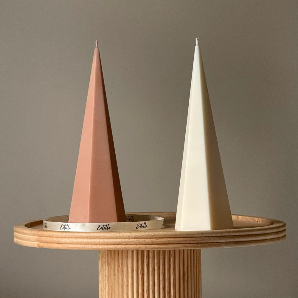 Bougie pilier obélisque conique, accent architectural décoratif pour la maison