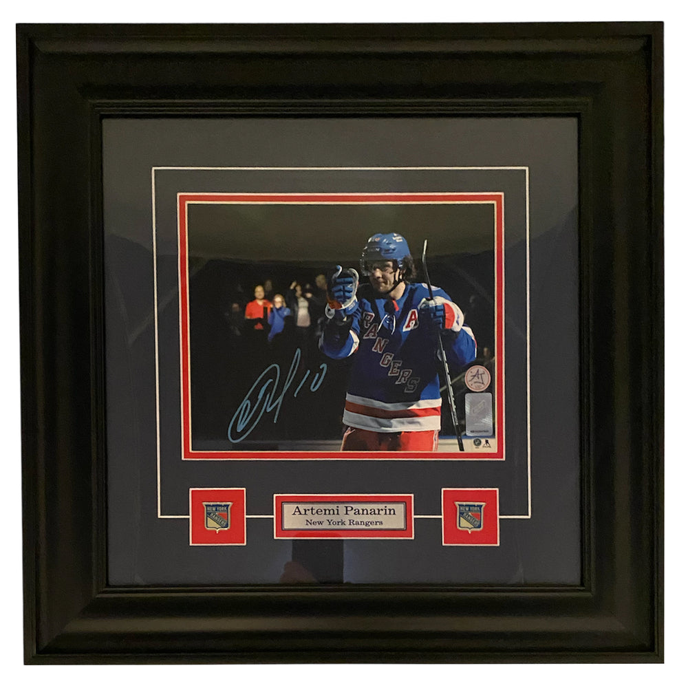 Photo dédicacée encadrée 20x25 cm d'Artemi Panarin des Rangers de New York