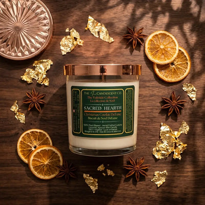 SACRED HEARTH | Bougie de luxe à la cire de noix de coco et d'abricot, aux épices chaudes de Noël