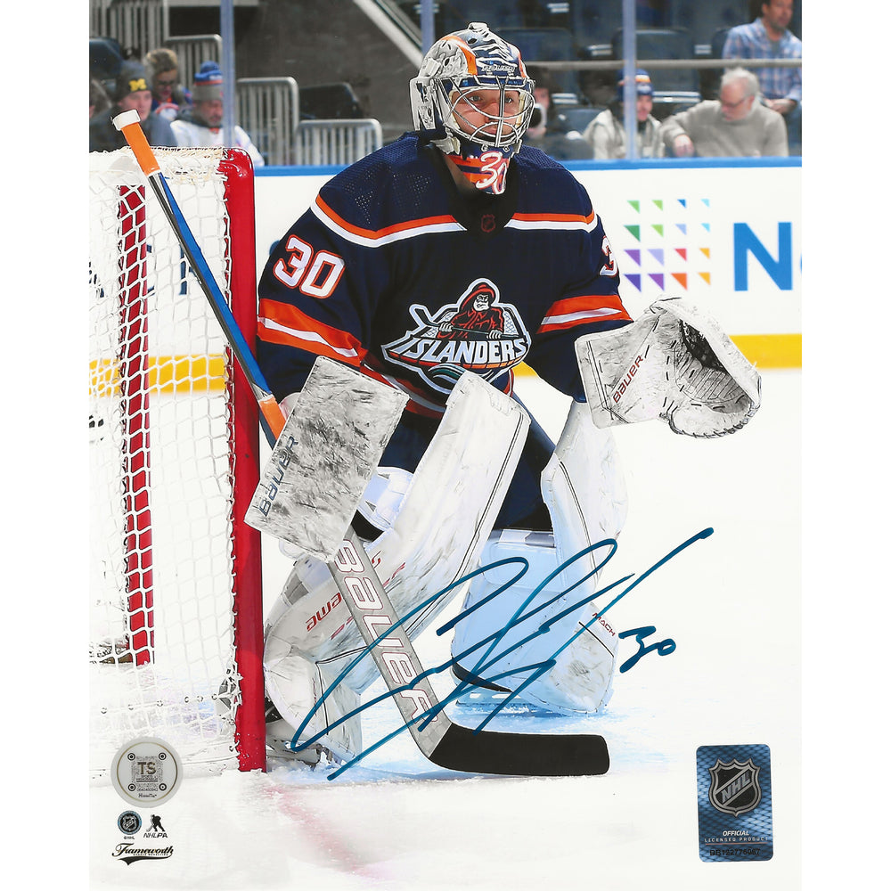 Photo autographiée de 8x10 d'Ilya Sorokin, New York Islanders Reverse Retro 2.0