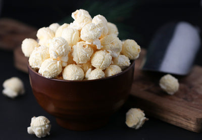 Popcorn au cheddar blanc